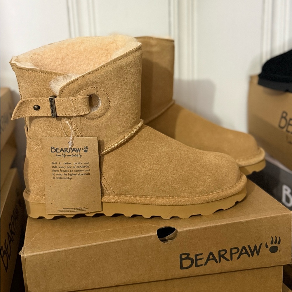 BEARPAW ISABELLE BOOTS - NEW IN BOX